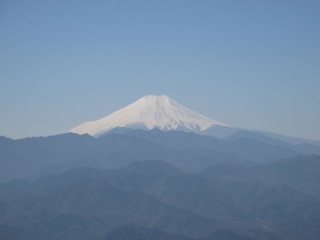 201503271215陣馬山頂から富士山２