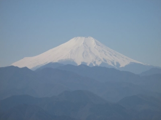 201503271215陣馬山頂から富士山３