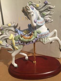 タイ製2001Rare Lenox Spria Carousel Horse 2001 Mint Condition Porcelain Figurine Coa　６